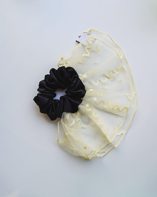 Tulle scrunchie