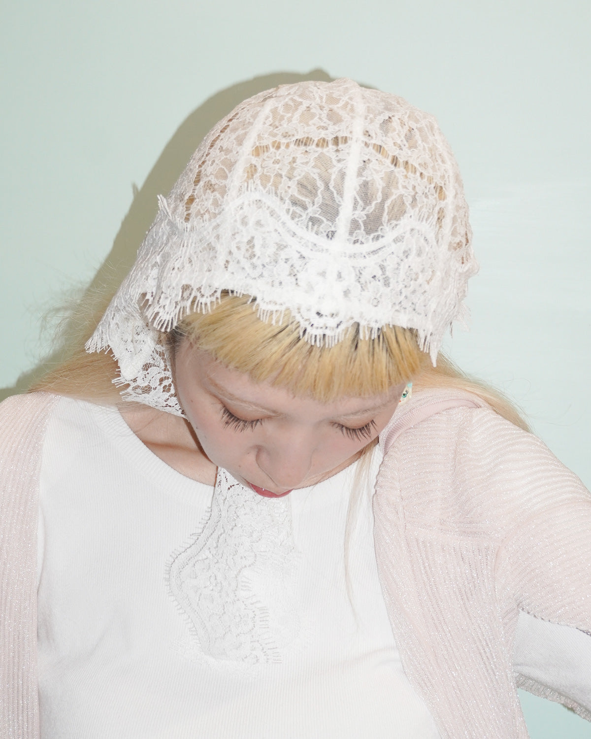 plume bonnet