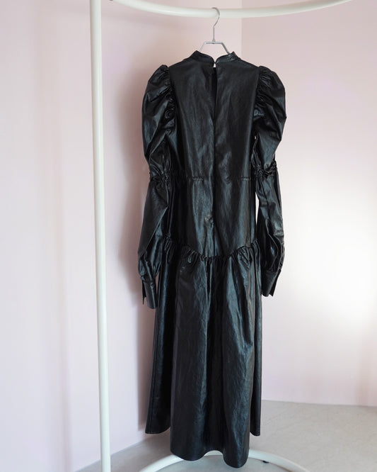 Standneck bubble sleeve dress