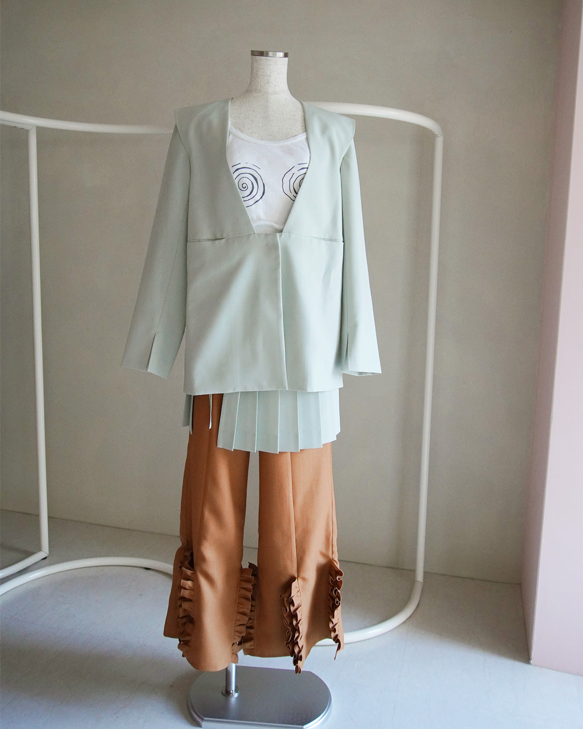 【2月お届け予約商品】collarless jacket