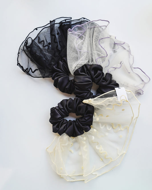 Tulle scrunchie