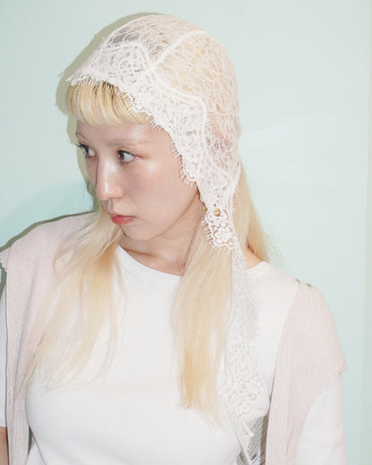 plume bonnet