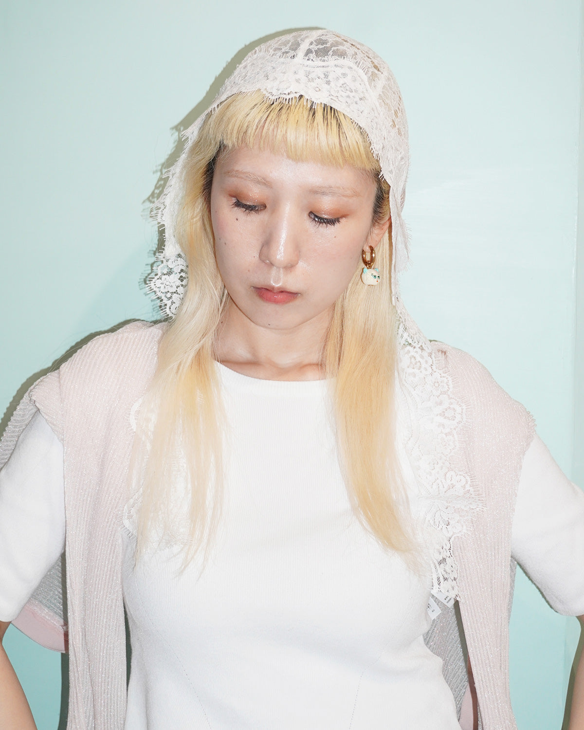 plume bonnet