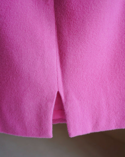 ピンクのミニスカート