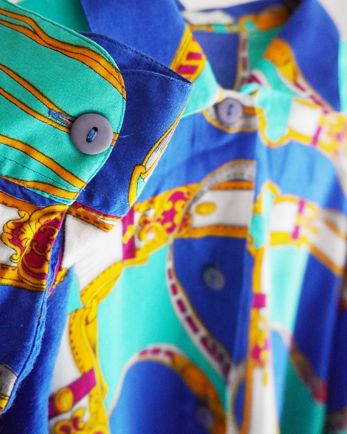 ベネトン ベルト柄シャツ