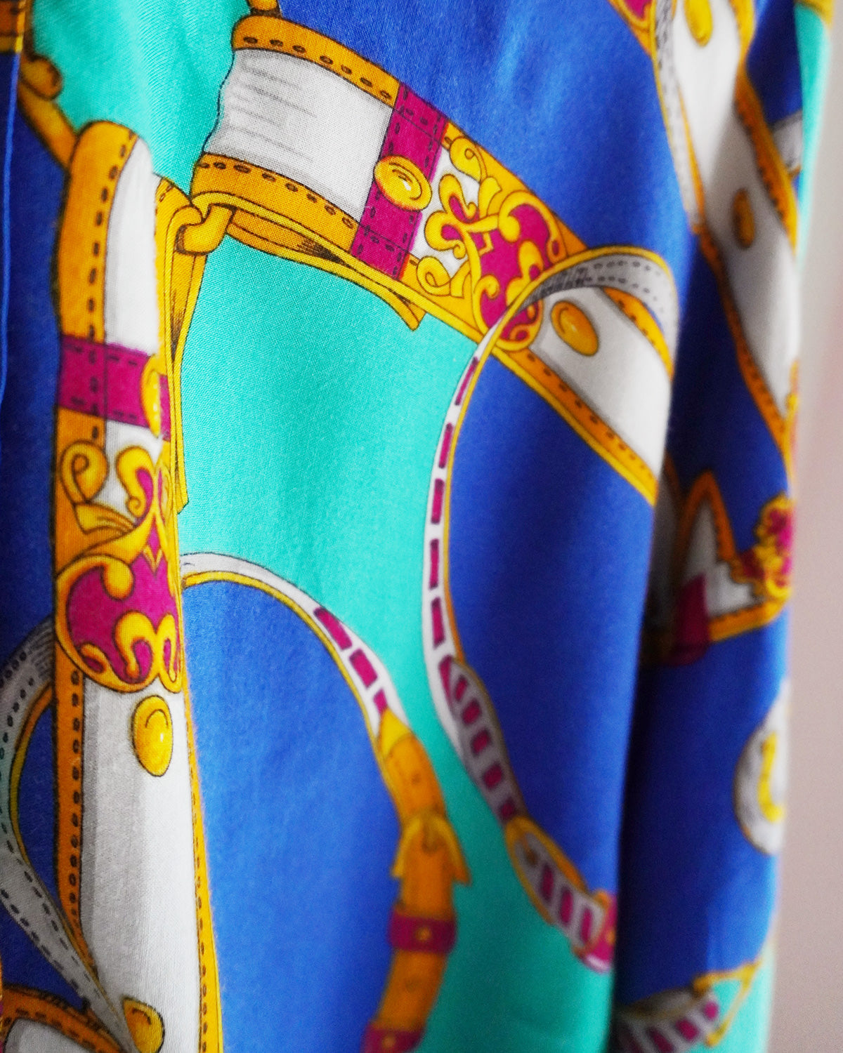 ベネトン ベルト柄シャツ