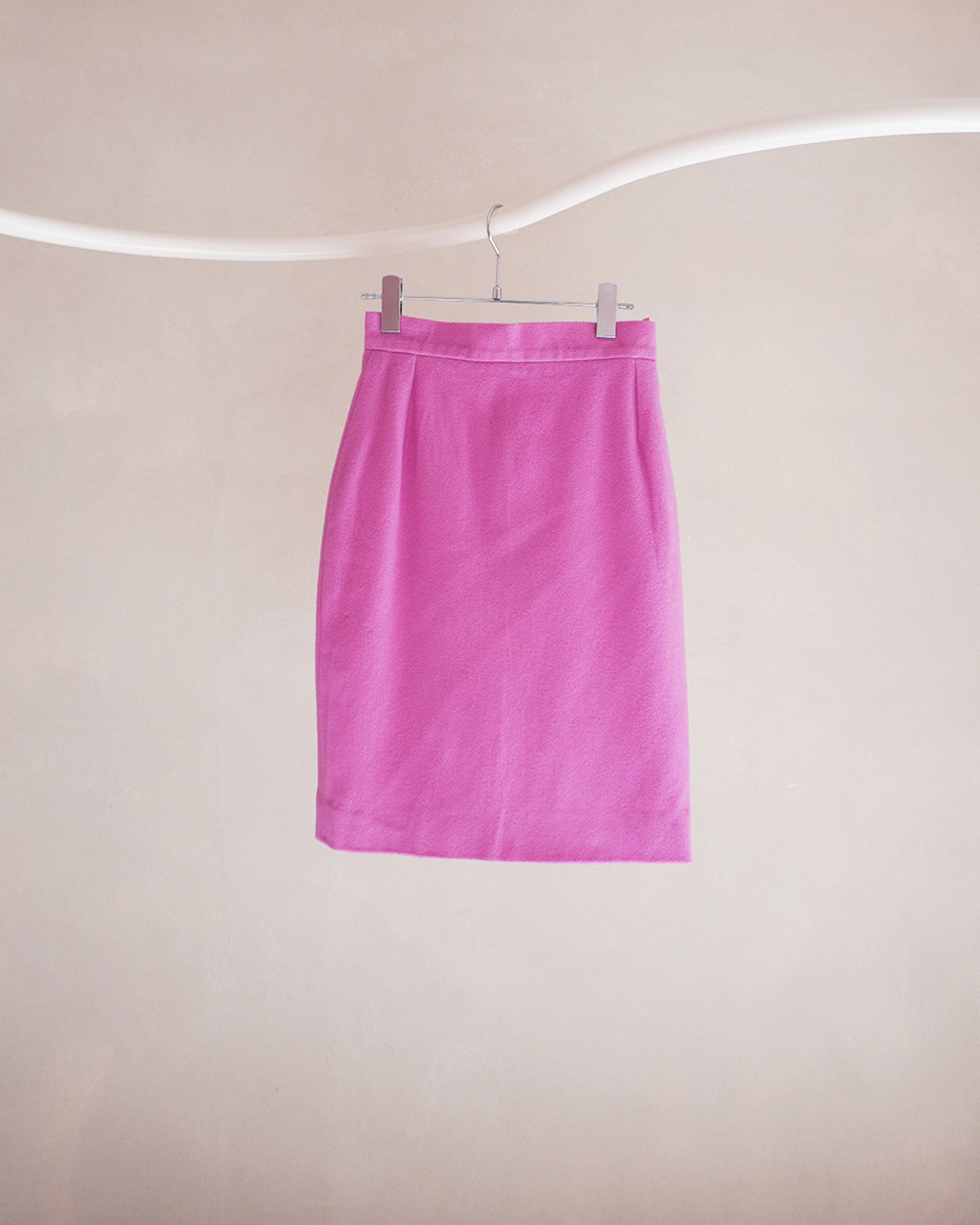 ピンクのミニスカート