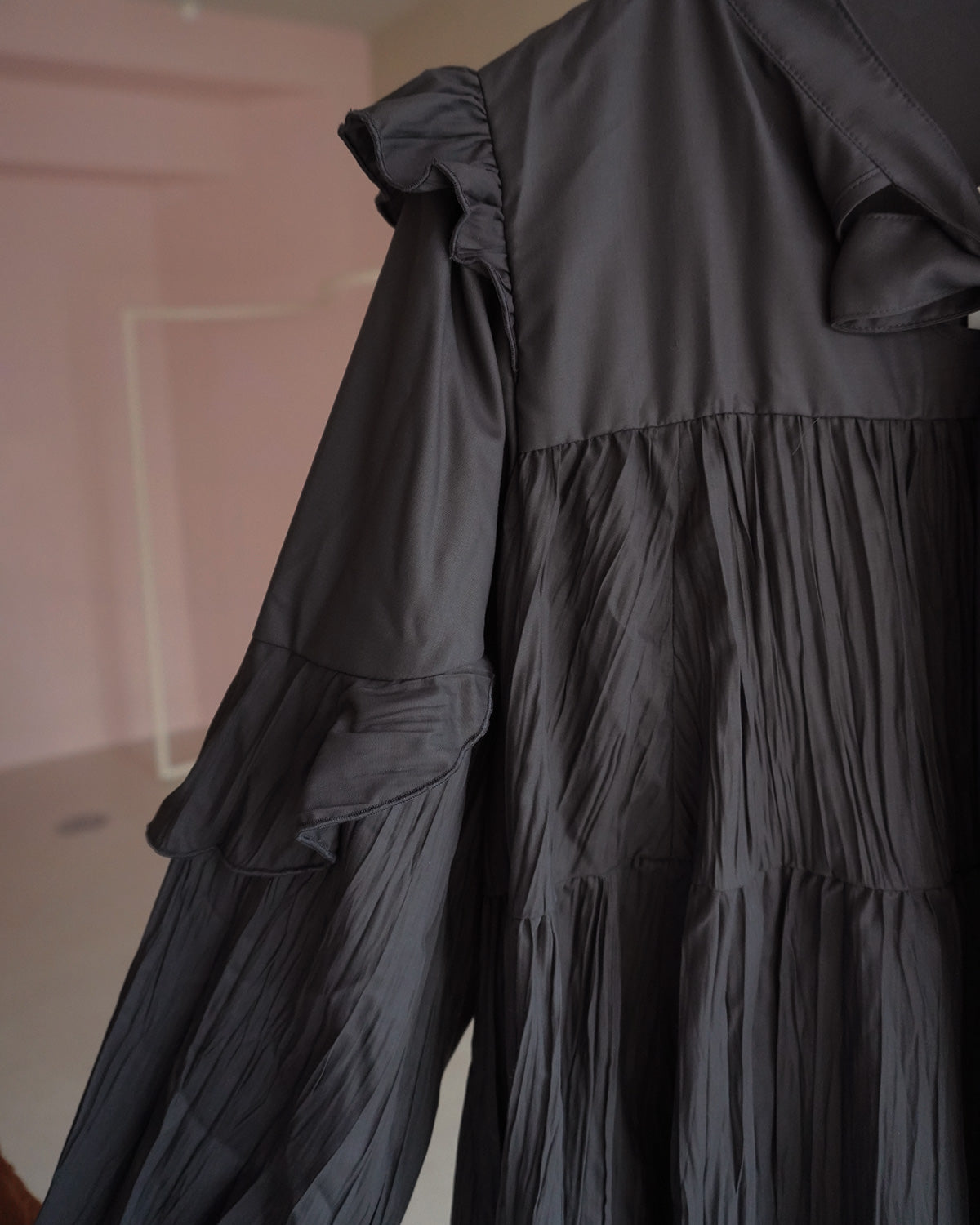 Ribbon tie crinkled mini dress charcoal gray