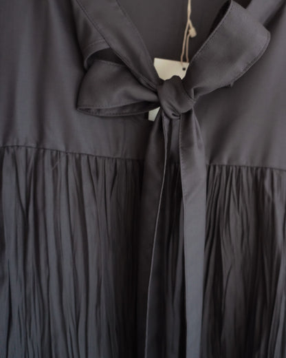 Ribbon tie crinkled mini dress charcoal gray