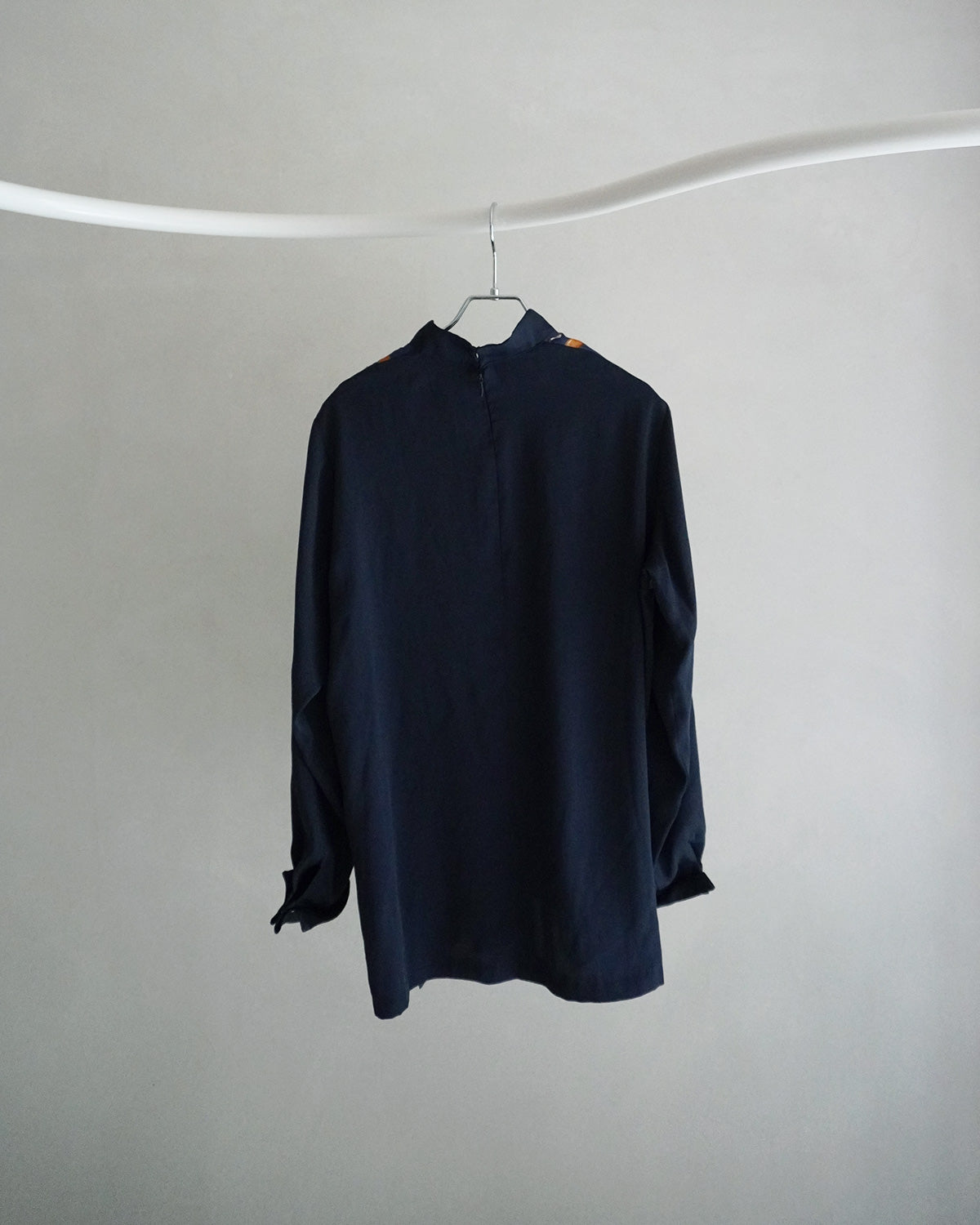 午年にぴったりスタンドカラーブラウス