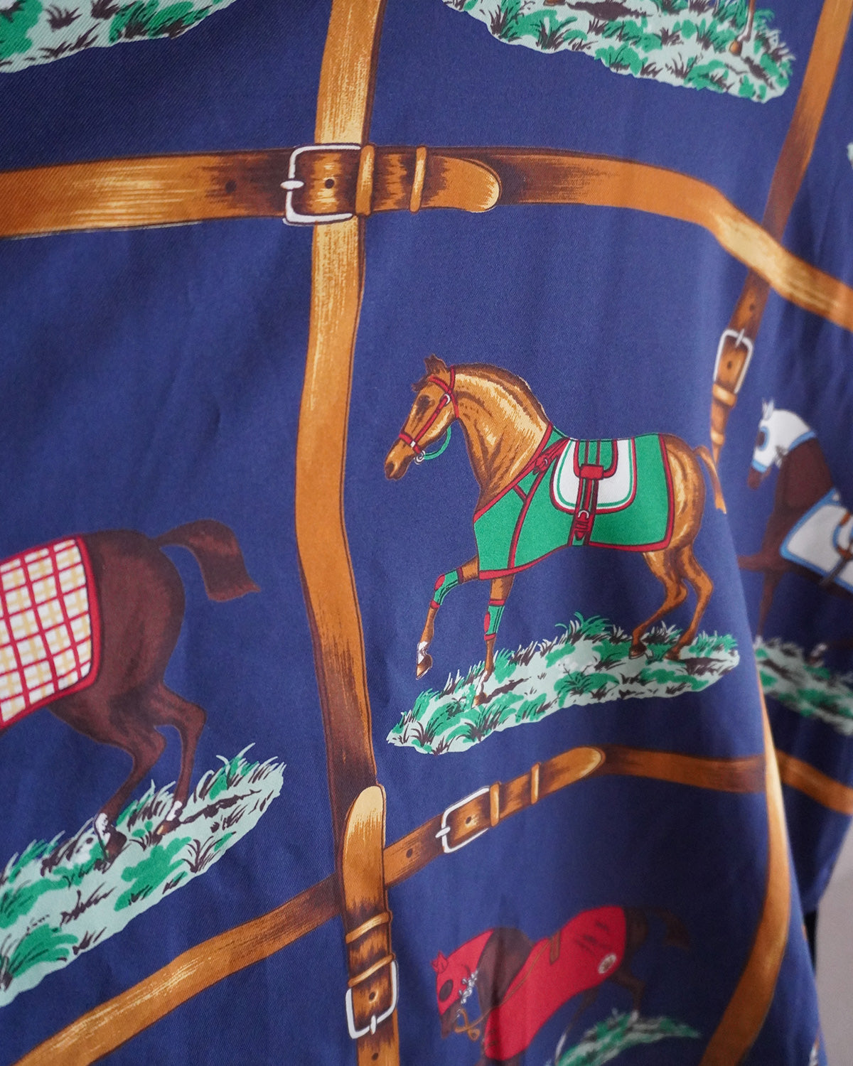 午年にぴったりスタンドカラーブラウス