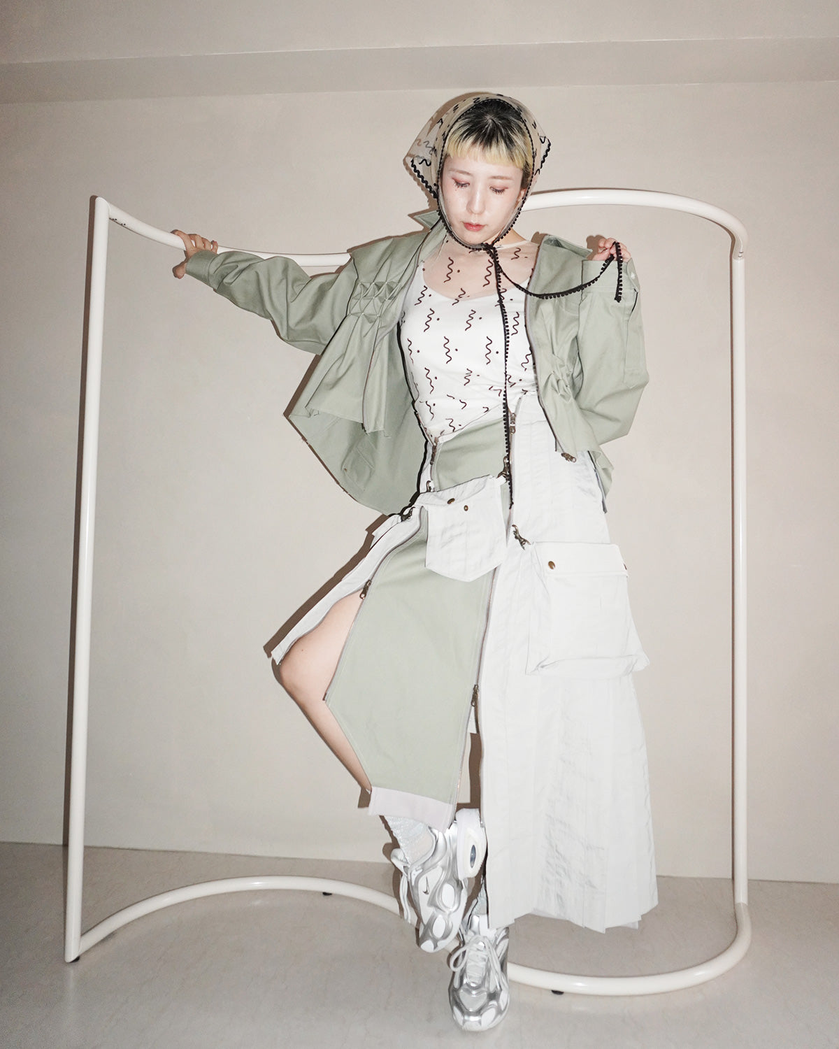 Military shrink pleats skirt Greige