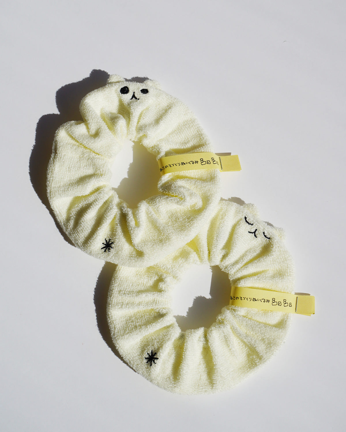 ねこのてづくりシュシュ