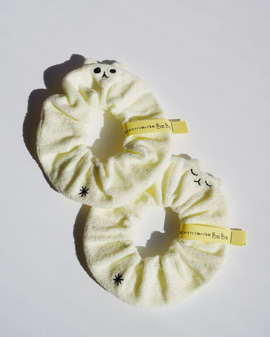 ねこのてづくりシュシュ