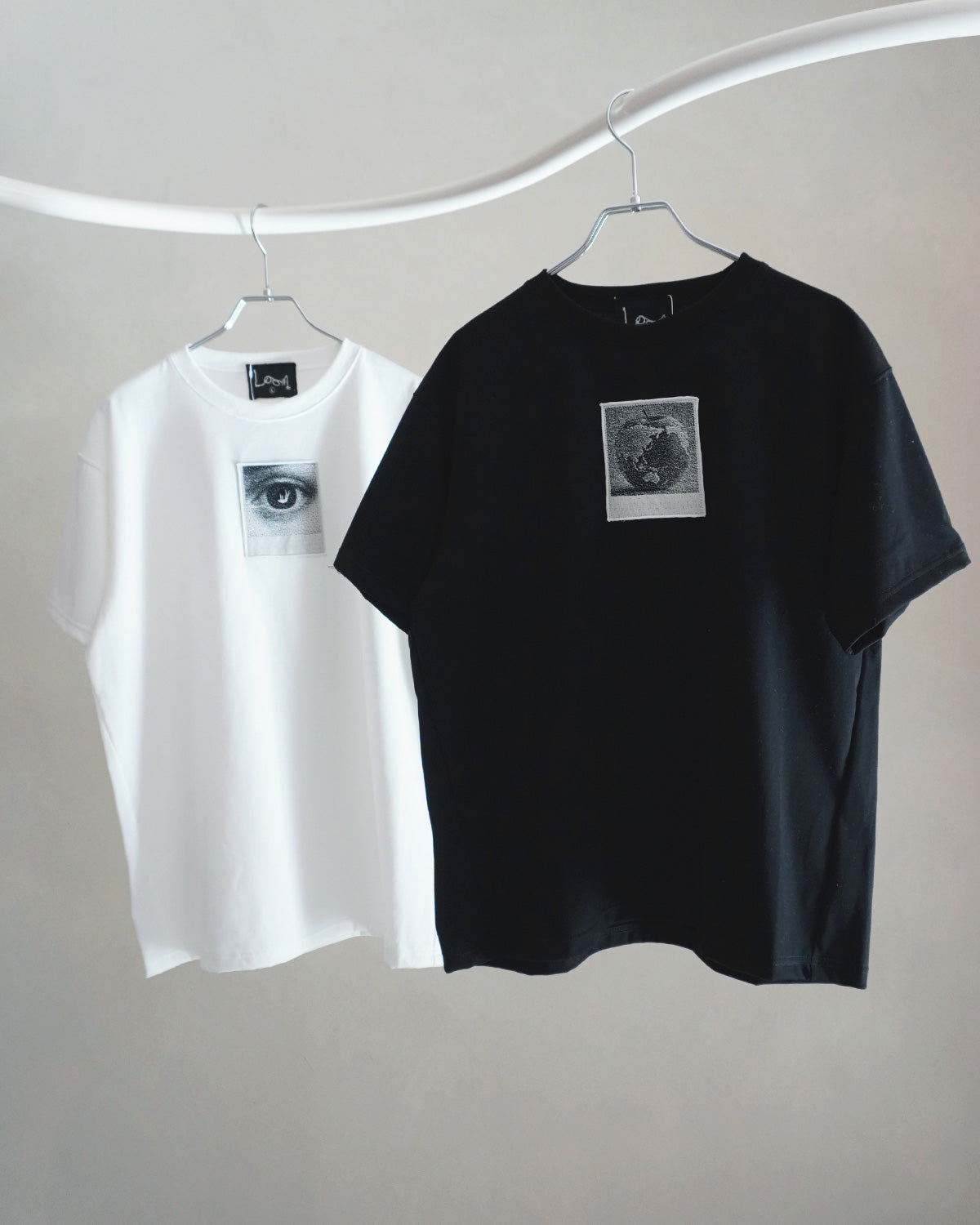 T-shirt Apple Earth (black)