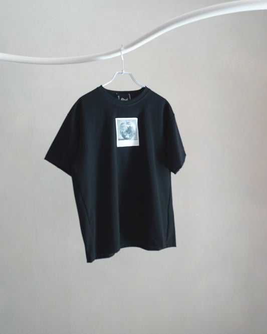 T-shirt Apple Earth (black)