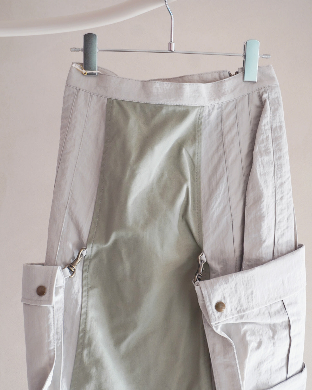 Military shrink pleats skirt Greige