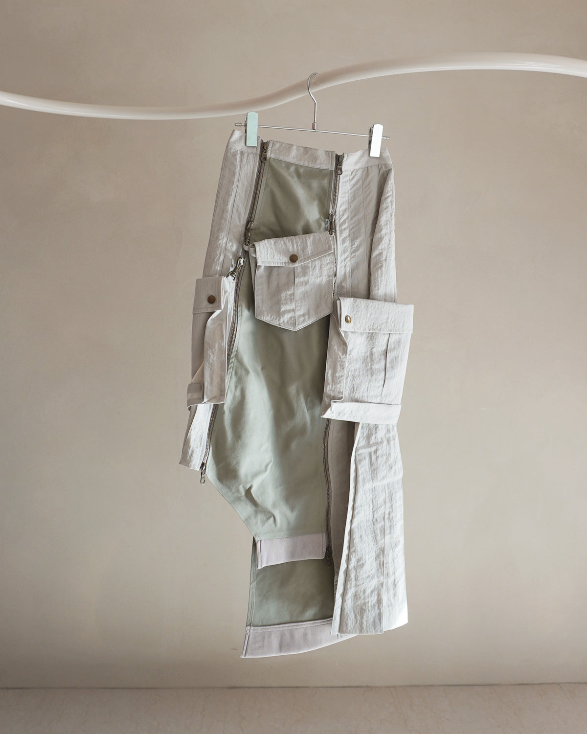 Military shrink pleats skirt Greige