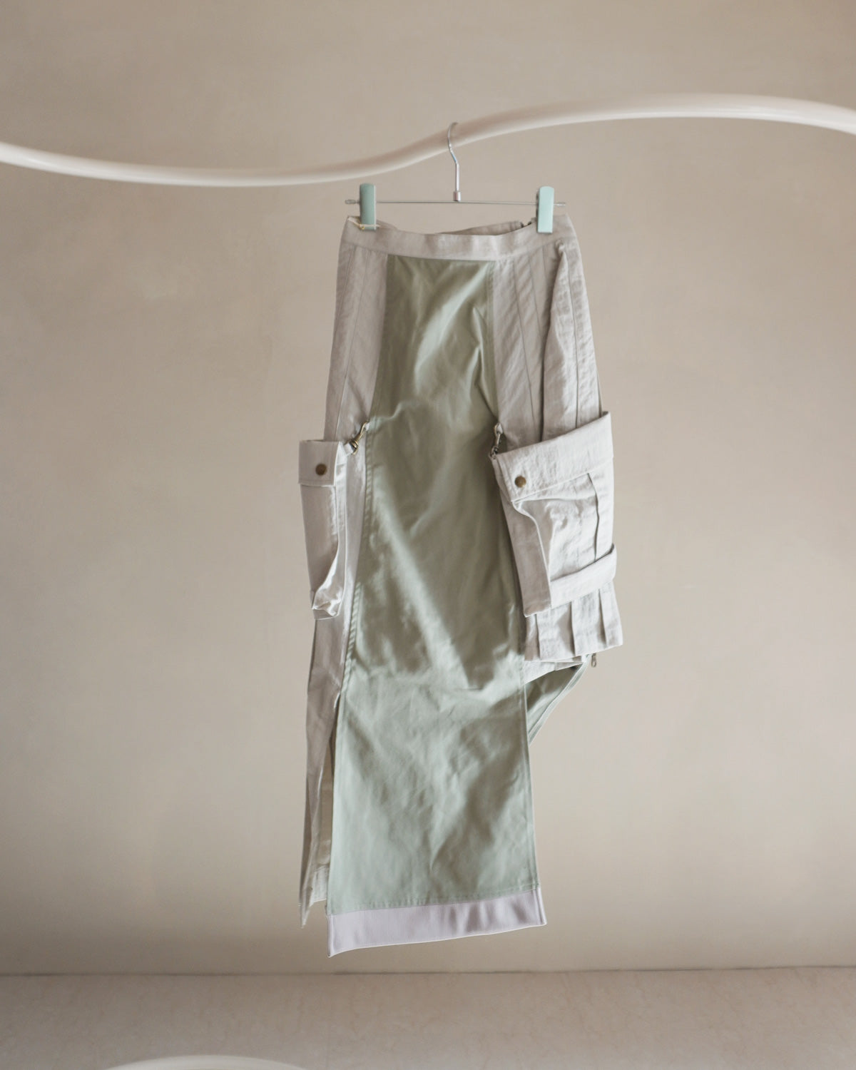 Military shrink pleats skirt Greige