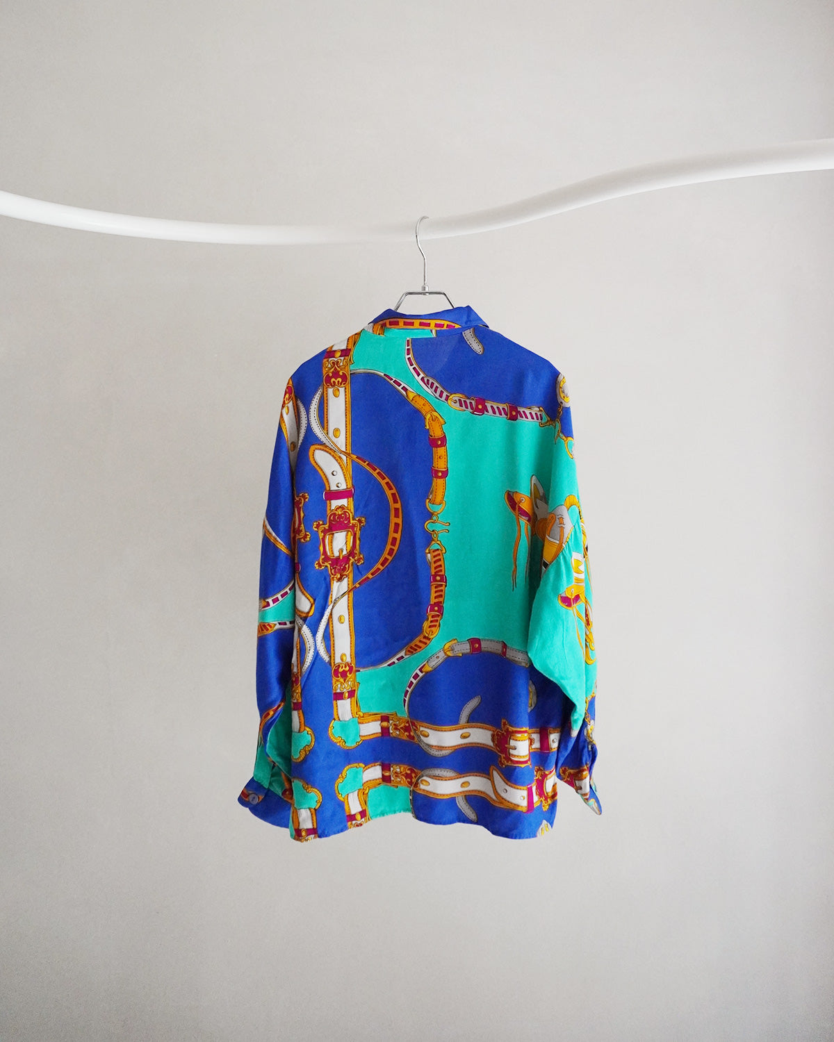 ベネトン ベルト柄シャツ