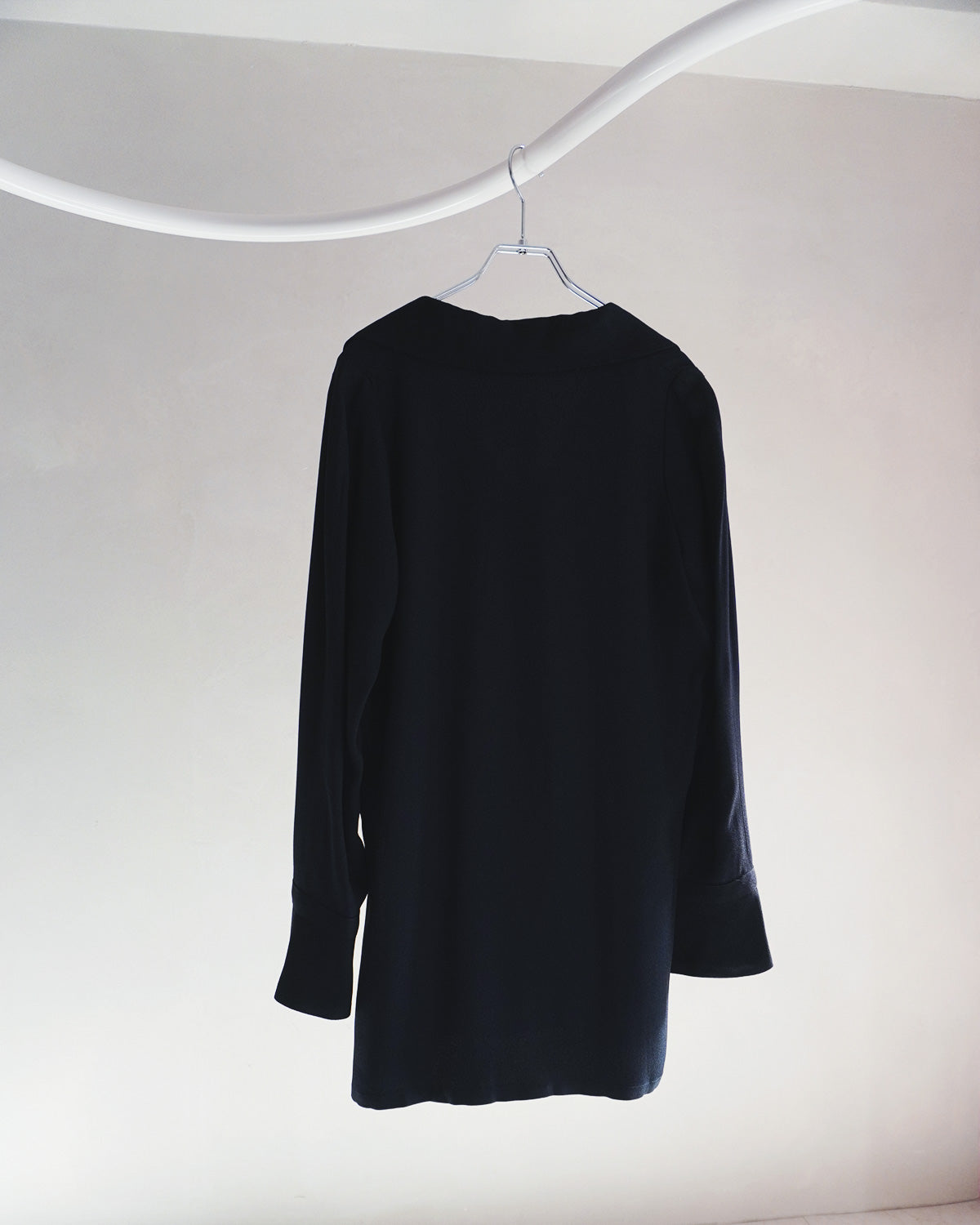 ゴールドボタンシャツ