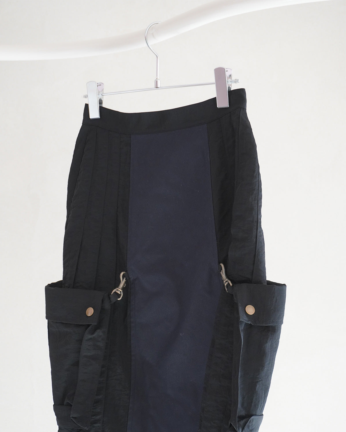 Military shrink pleats skirt Black