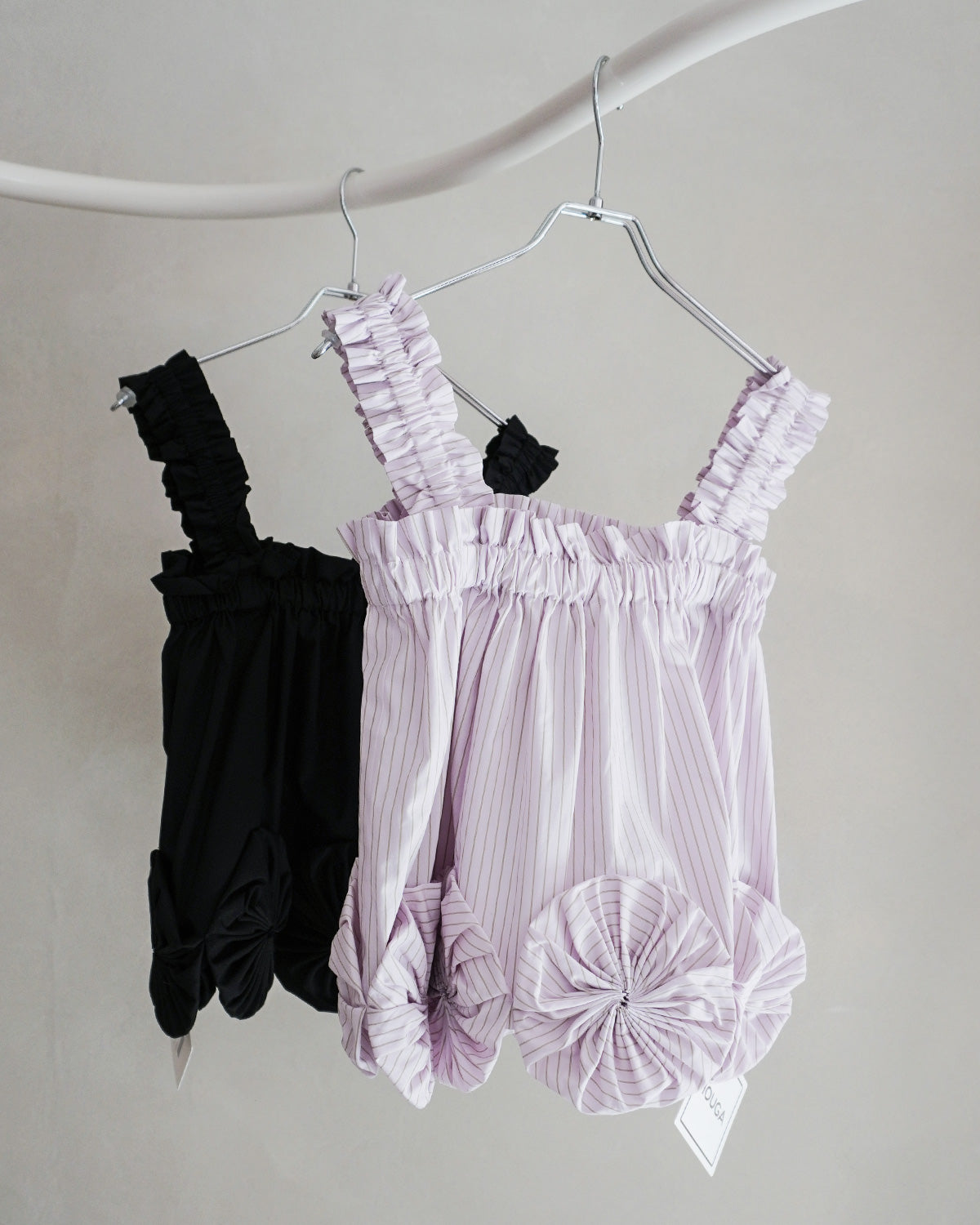 sign skirt tops