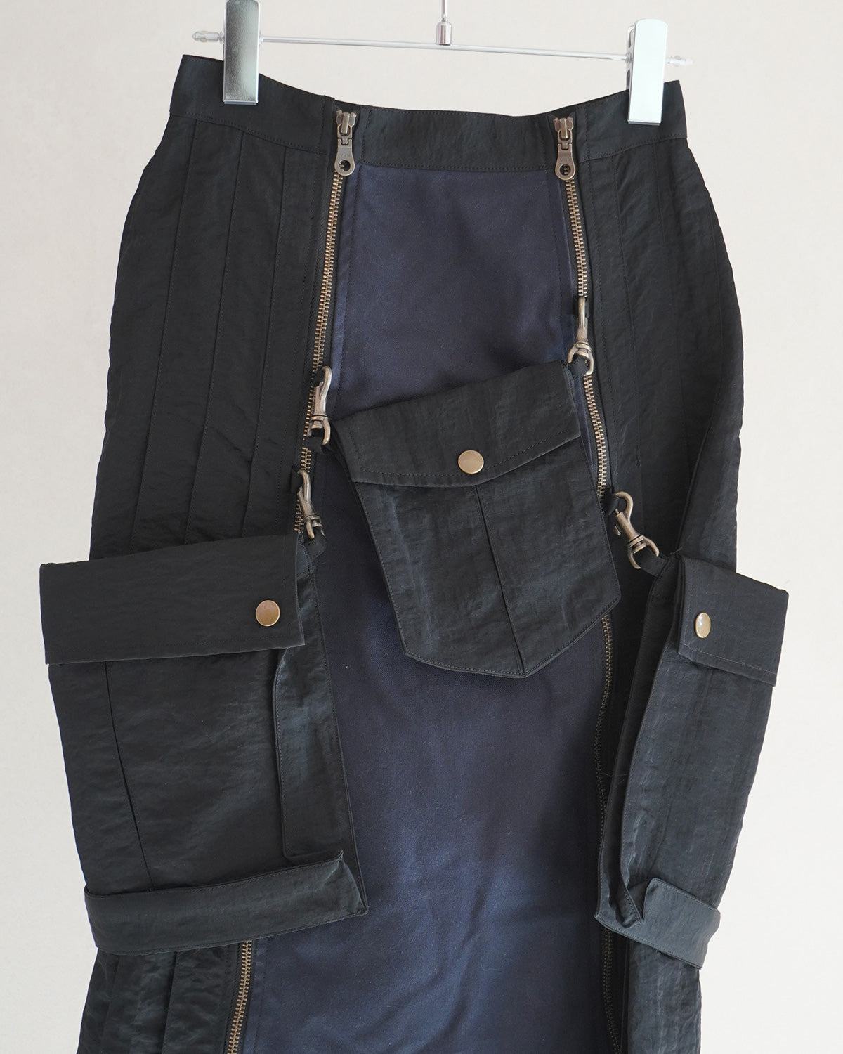 Military shrink pleats skirt Black