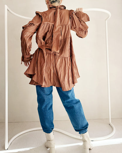 Ribbon tie crinkled mini dress brown