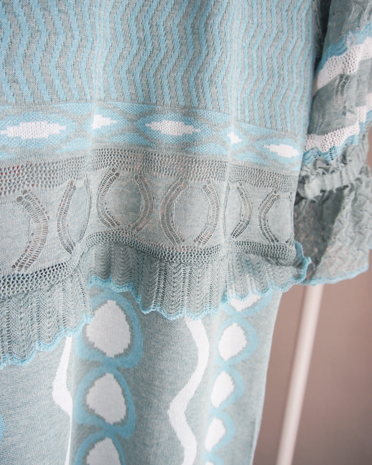 Sazanka wave-pattern lamé knitted dress