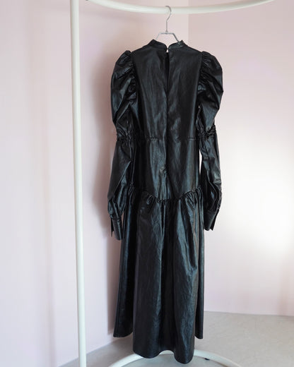 Standneck bubble sleeve dress