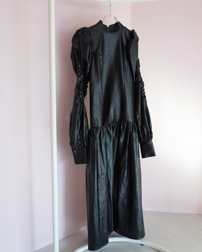 Standneck bubble sleeve dress