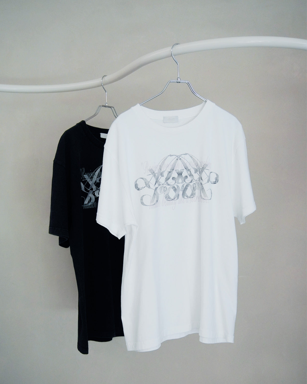 【2〜3月お届けご予約商品】mistroveロゴTシャツ