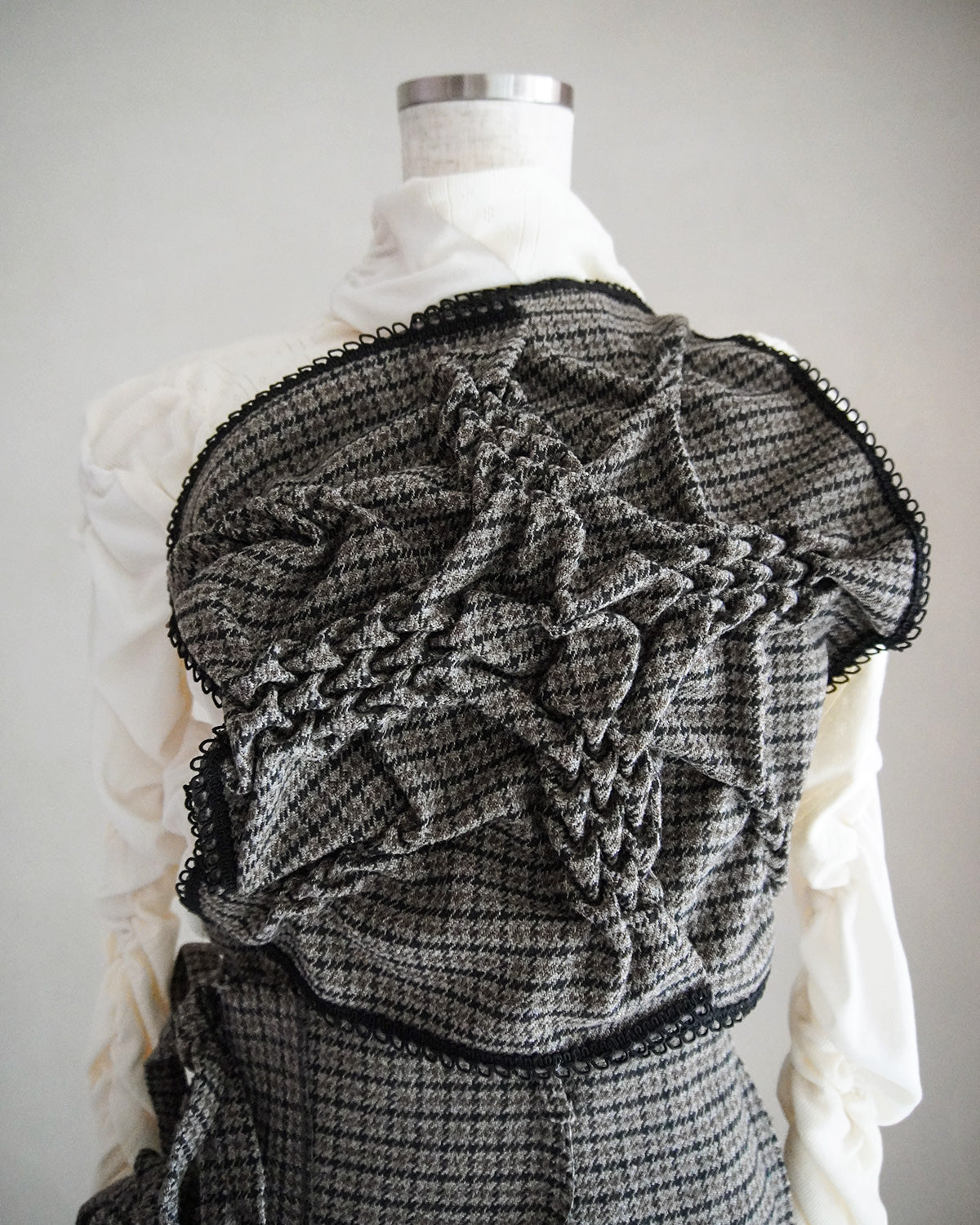 Patch smocking bustier