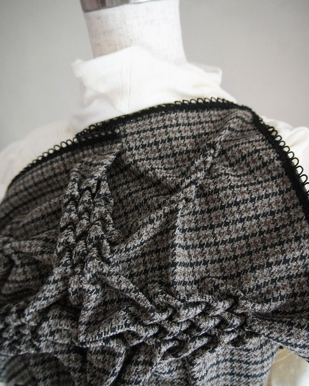 Patch smocking bustier