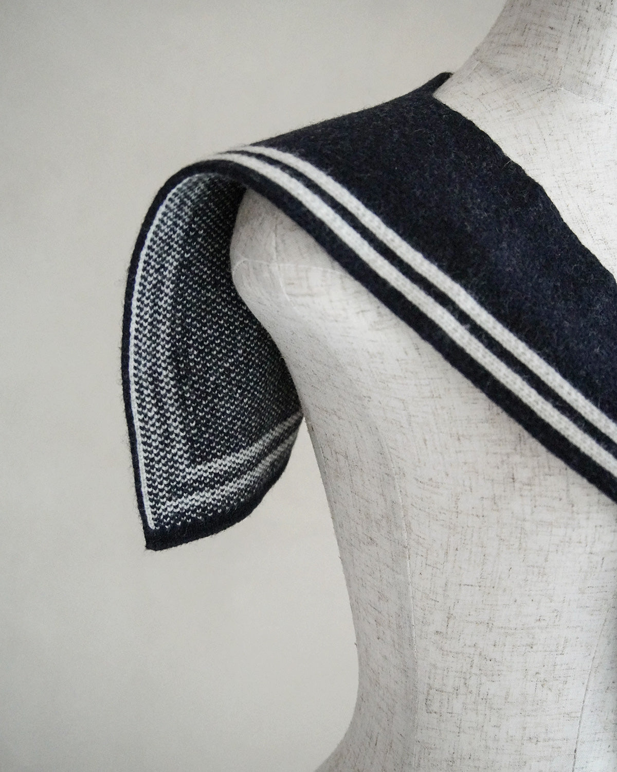 Knit sailor collar