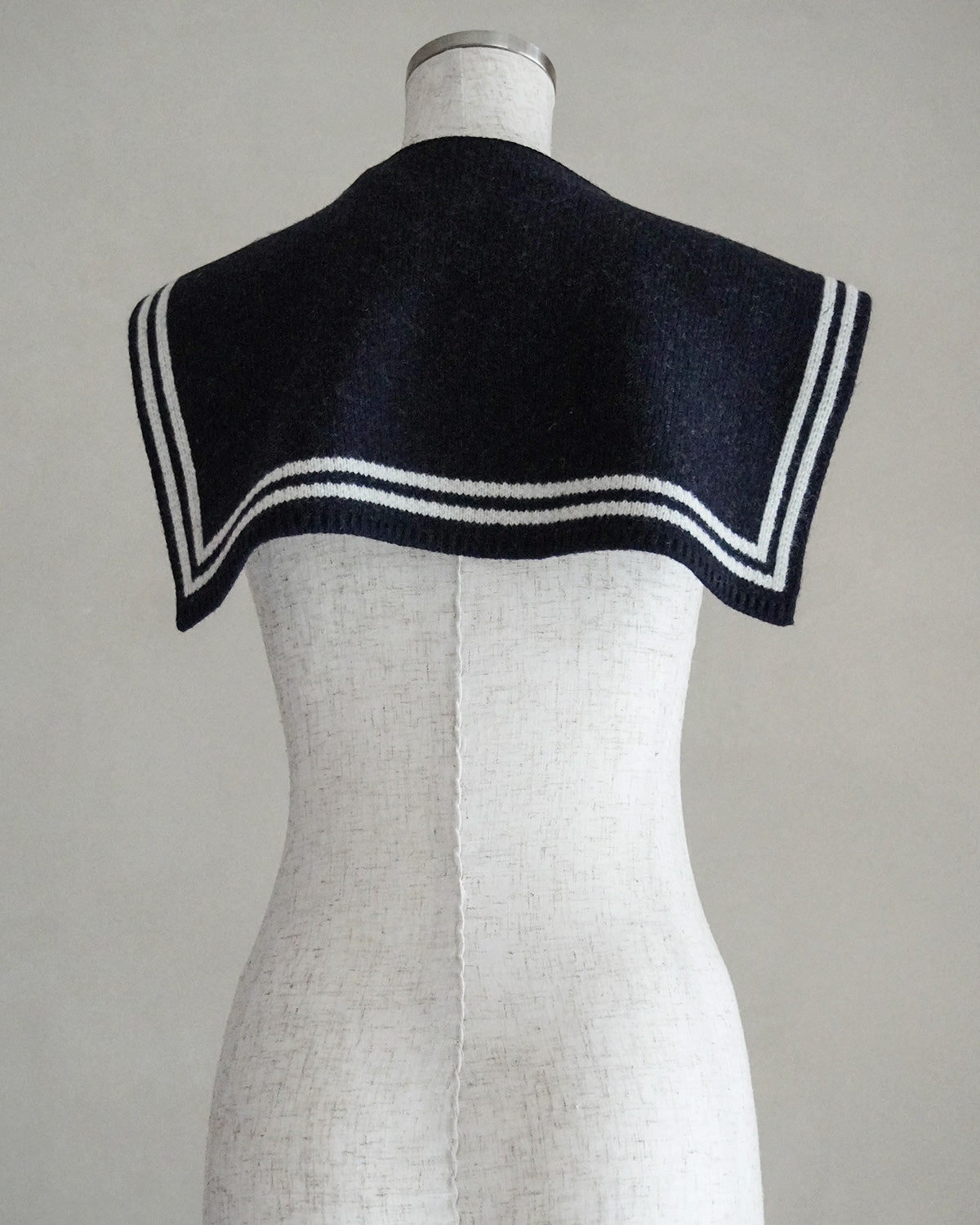 Knit sailor collar