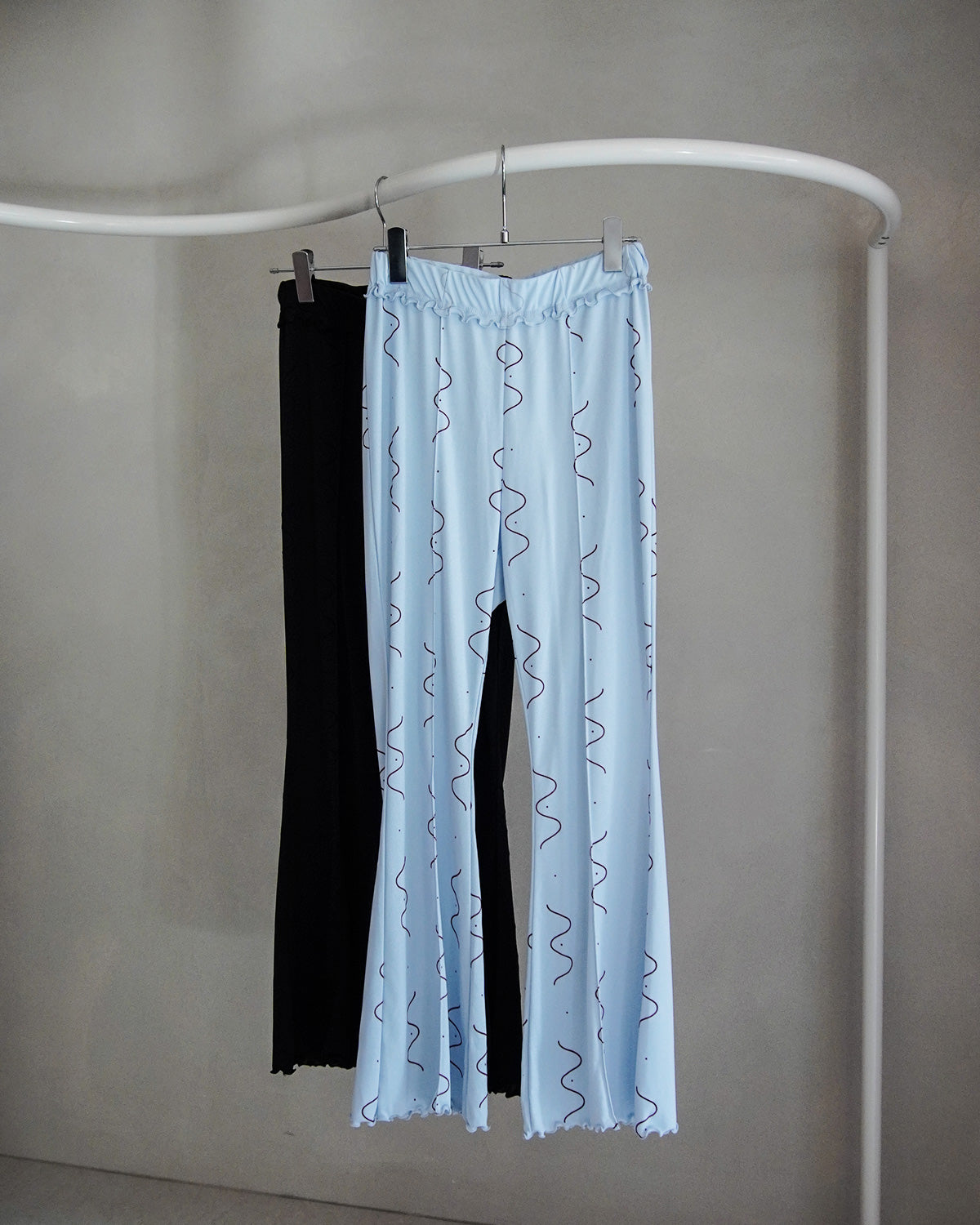 【3月お届け予約商品】flocky print pants