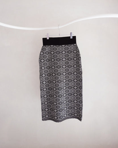 KIKU tight skirt black