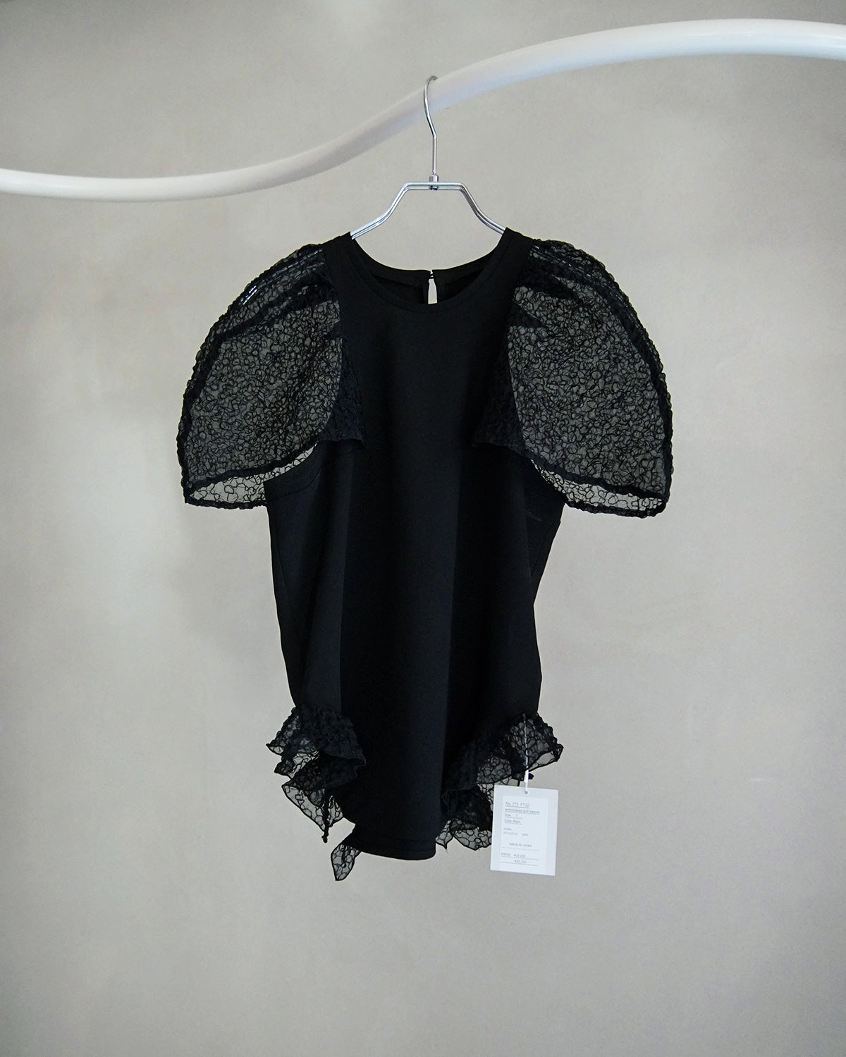 【3月お届け予約商品】embroidered puff sleeve top